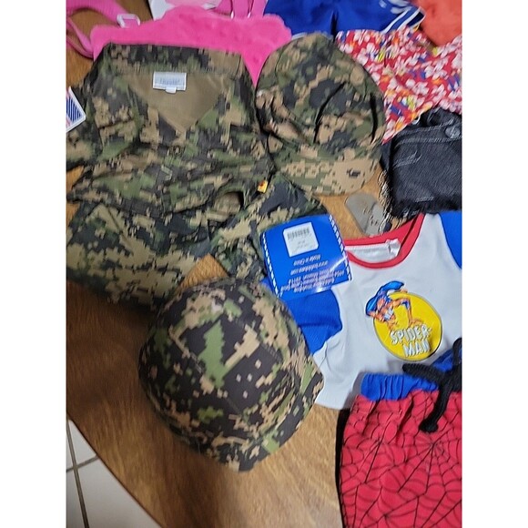 Build-A-Bear BAB Large Lot of Misc Clothes & Accessories Hello Kitty Army - Picture 10 of 11